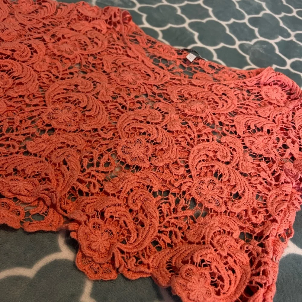 Delia’s Coral Lace Women Crop Top - Picture 2 of 4